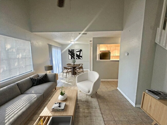 Building Photo - 7504 Oak Chase