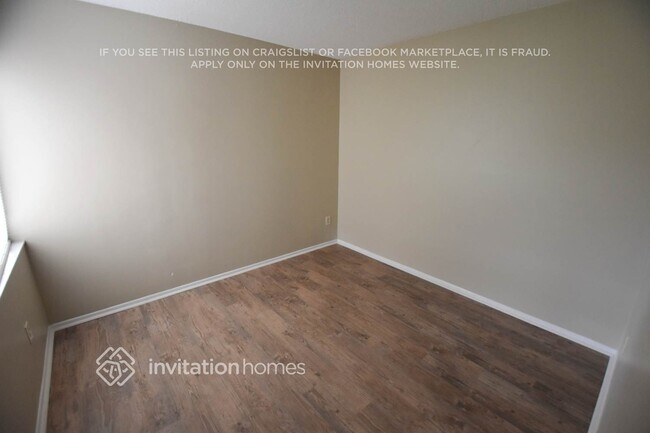 Building Photo - 126 W York Ct