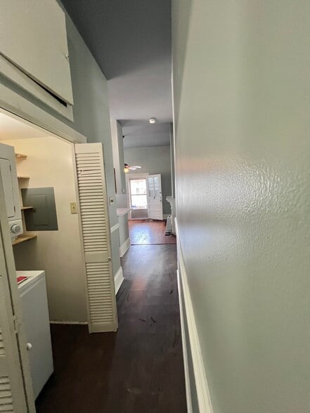 Building Photo - 548 Verret St