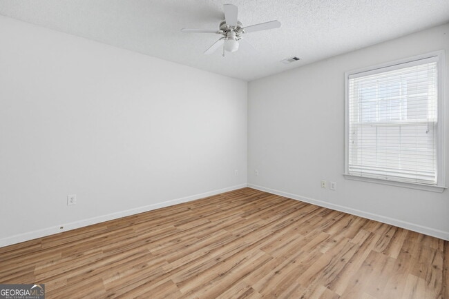 Building Photo - 2599 Alvecot Cir SE