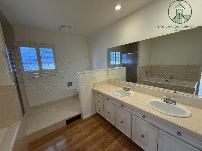 Building Photo - 7042 Valley Greens Cir