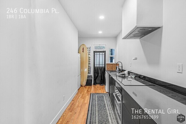 Building Photo - 246 Columbia Pl