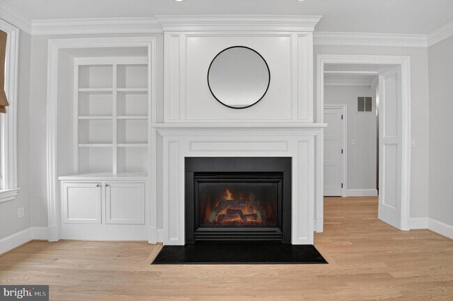 Building Photo - 5718 Huntington Pkwy