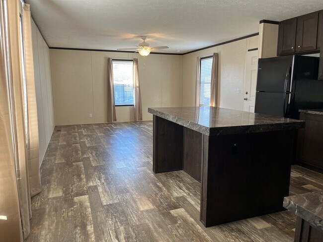 Building Photo - 92 Nettie Ave