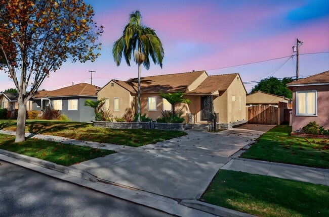 Primary Photo - Beautifully Remodeled 3-Bedroom Home in Prime Lakewood Neighborhood