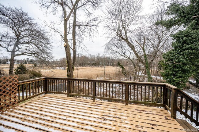 Building Photo - 14 Deane Pl