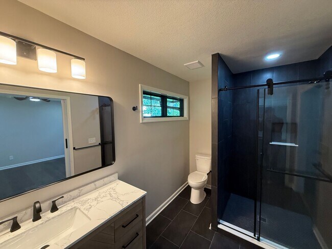 Building Photo - Westwood KS Renovated 3 Bed/2.5 Bath MainLevel Home with Attached Garage and Utilities w/Fee, Own...