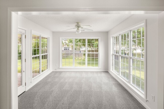 Building Photo - Home in Livingston Farms!