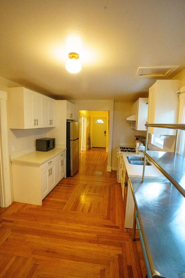 Building Photo - 5814 Martin Luther King Jr Way