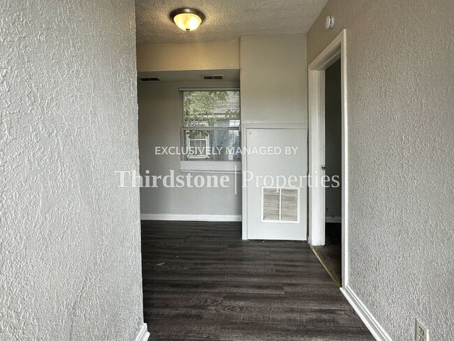 Building Photo - 1861 Bisbee St