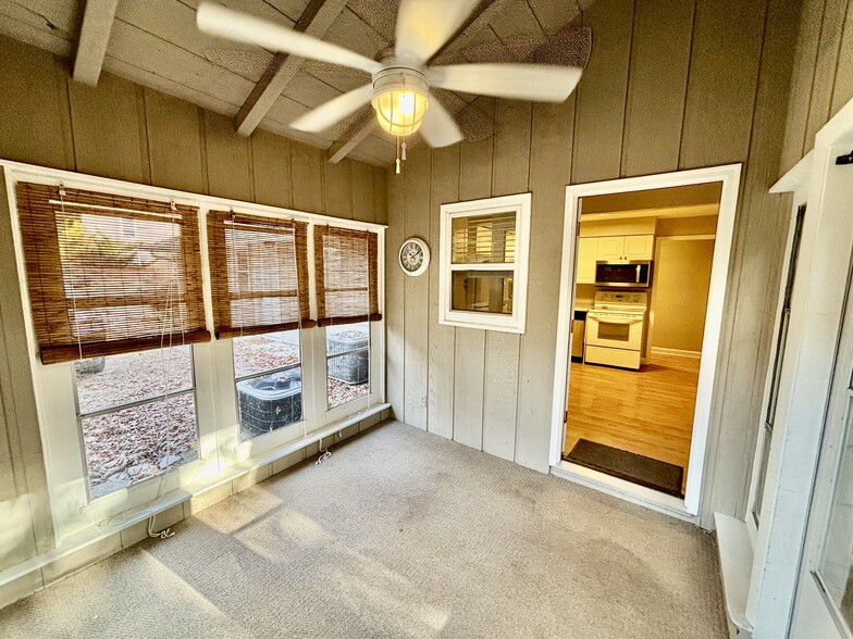 Sun Porch - 12928 Excelsior Blvd