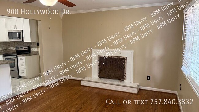 Building Photo - 908 Hollywood Dr