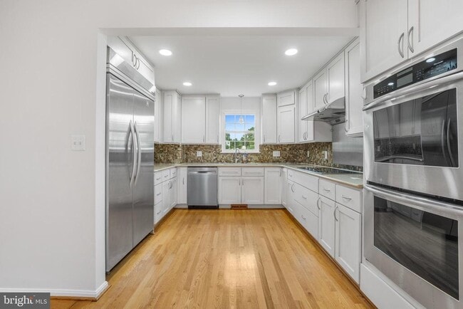 Building Photo - 13320 Scibilia Ct