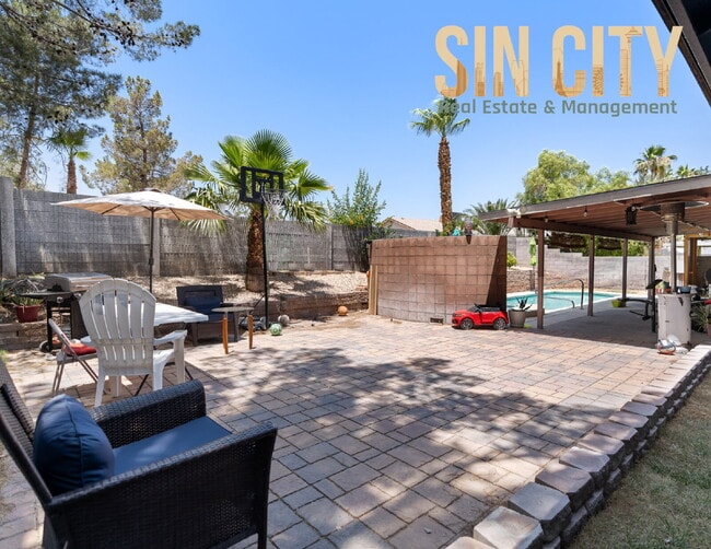 Building Photo - "Charming 3-Bedroom Oasis in Las Vegas wit...