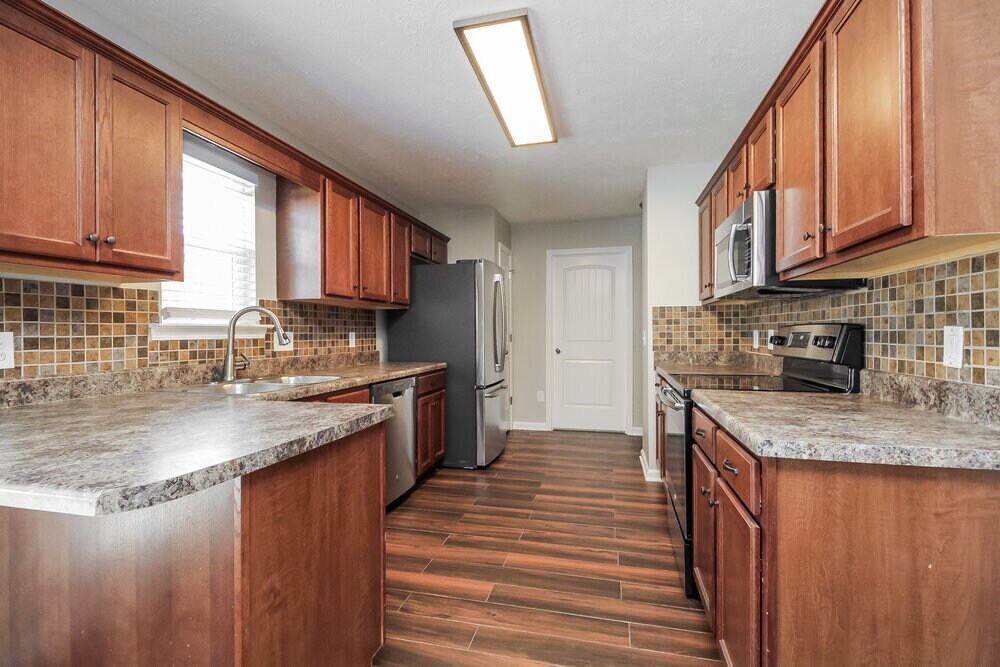 Building Photo - 2805 Painted Pony Dr