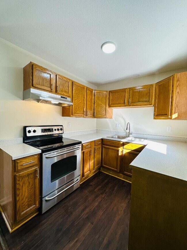 Building Photo - 4551 Lister Ave