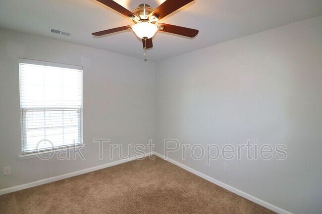 Building Photo - 7716 Haywood St