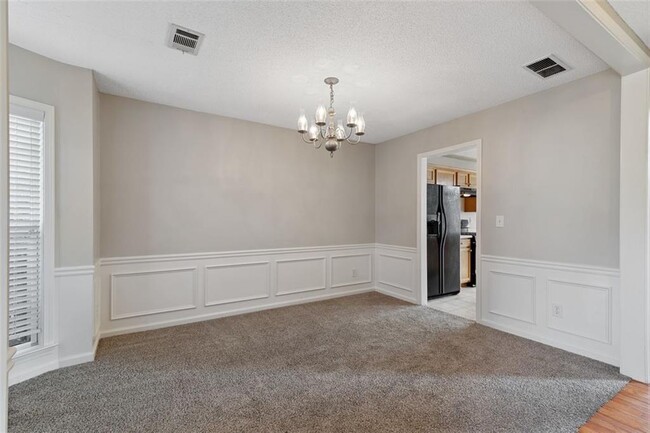 Building Photo - 9155 Friarbridge Dr