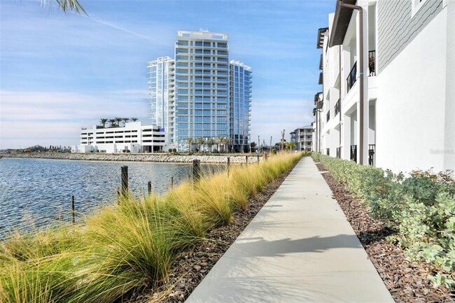 Building Photo - 5351 Bridge St