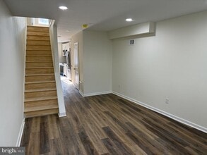 Building Photo - 217 Krams Ave