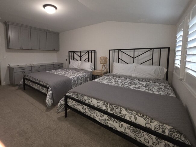 Building Photo - Resort Living At It's Finest in Foxland Harbor