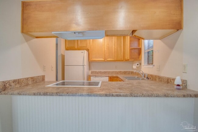 Building Photo - 8111 Stonebrook Dr