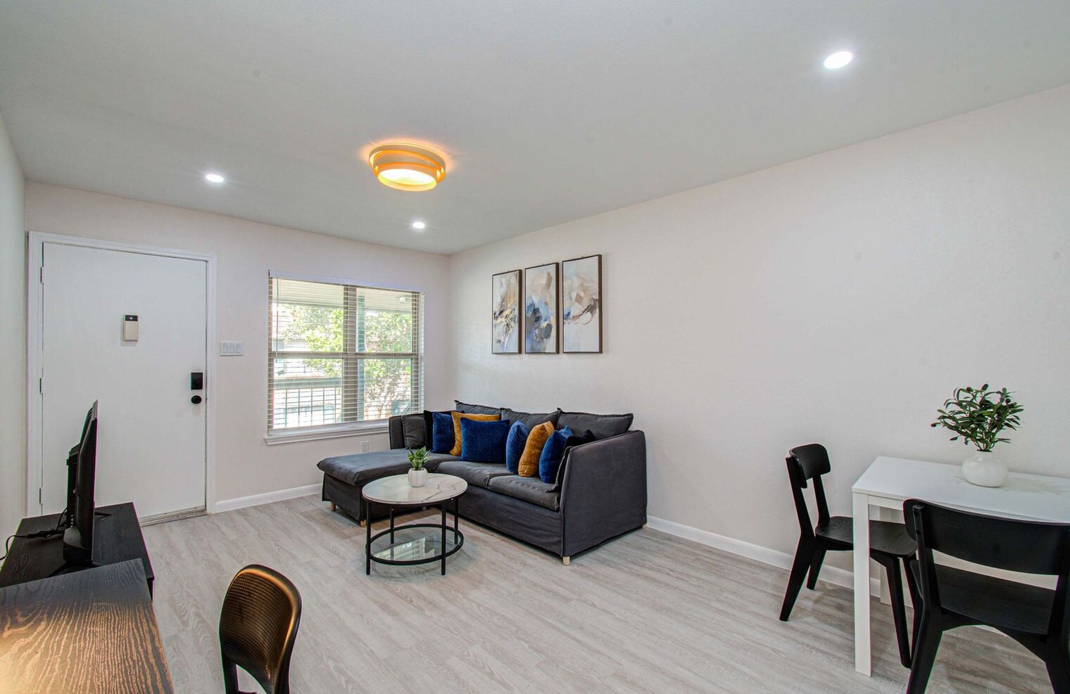 Building Photo - 845 Augusta Dr