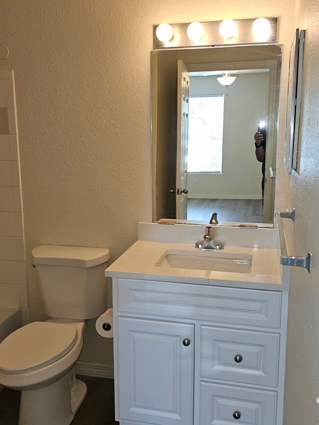 Building Photo - 36047 Deer Creek Dr