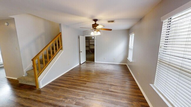 Building Photo - 2308 Darwin Cir