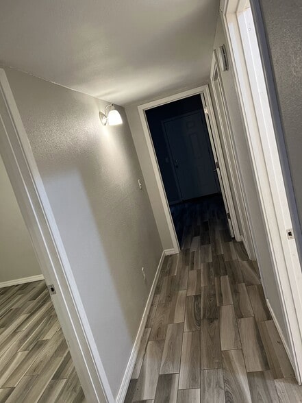 Building Photo - 812 Hardy Springs Cir