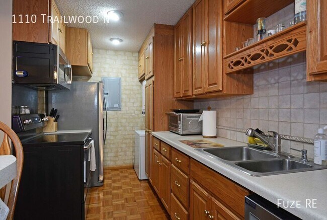 Building Photo - 1110 Trailwood N