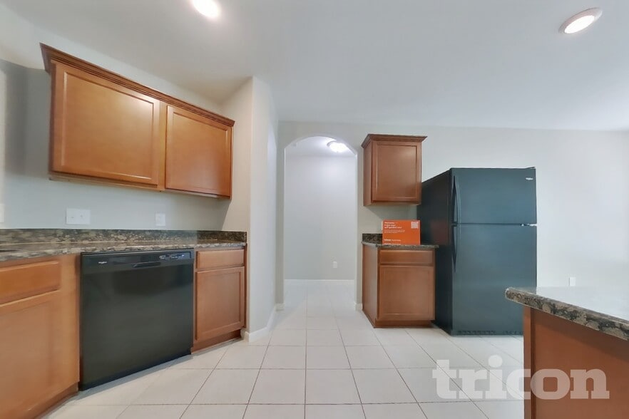 Building Photo - 417 Palomino Stand Dr