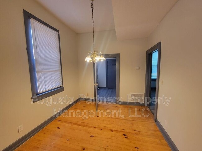 Building Photo - 508 3rd St
