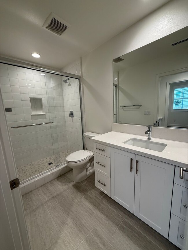Building Photo - Gorgeous New Build in East Ventura
