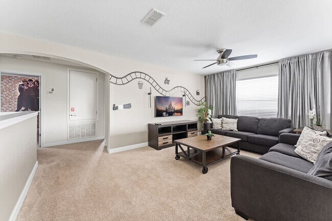 Building Photo - 4702 Sleepy Hollow Dr