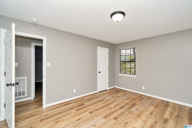 Building Photo - 18 Polaris Cir