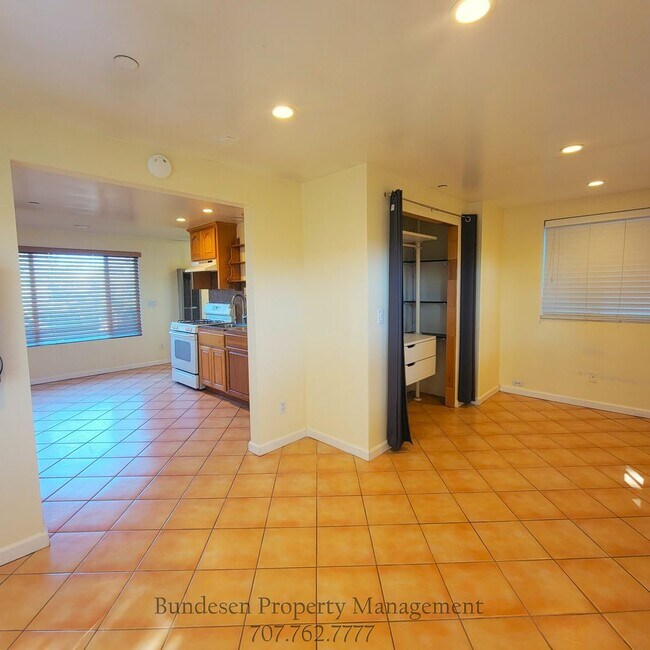 Building Photo - 4381 Bodega Ave