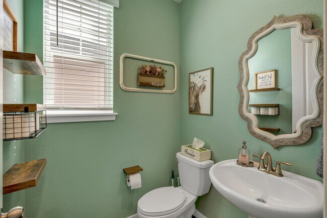 Building Photo - 5 Bed 4 Bath Home in Elizabeth