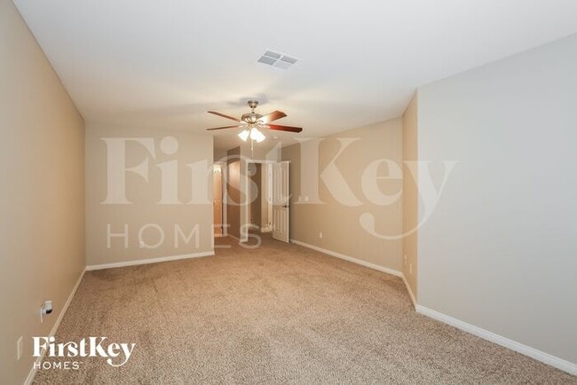 Building Photo - 7320 Backstretch Dr