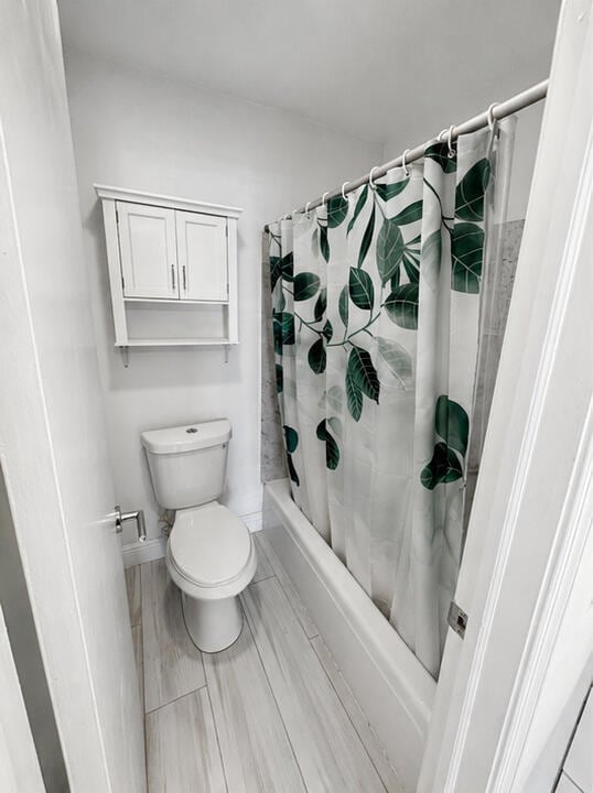 Building Photo - 6521 Bay Club Dr