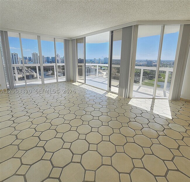 Building Photo - 20185 E Country Club Dr