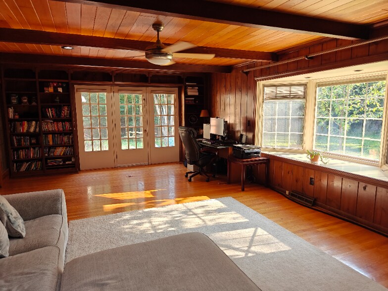 Building Photo - 120 Ferncliff Dr