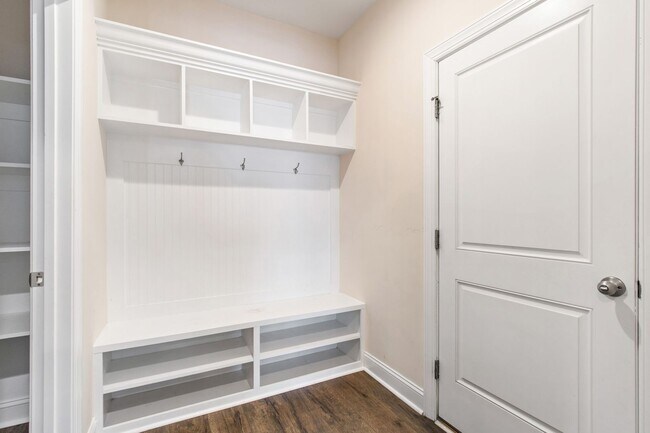 Building Photo - Live Beautifully in This Upgraded 4-Bedroom Home in Apex!