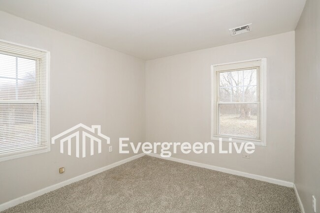 Building Photo - 9209 Meadowglen Dr