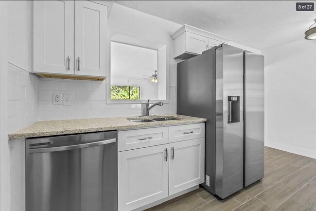 Building Photo - 12278 Hillman Dr