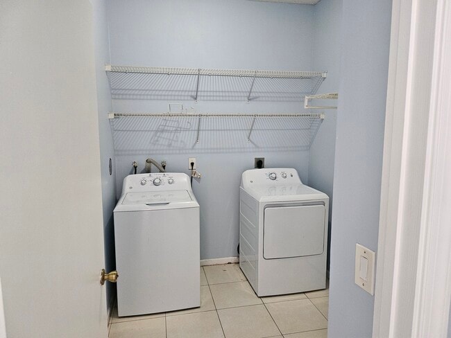 Laundry - 15746 SW 20th St