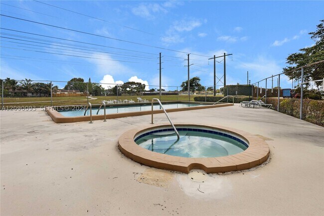 Building Photo - 1440 NW 97th Terrace