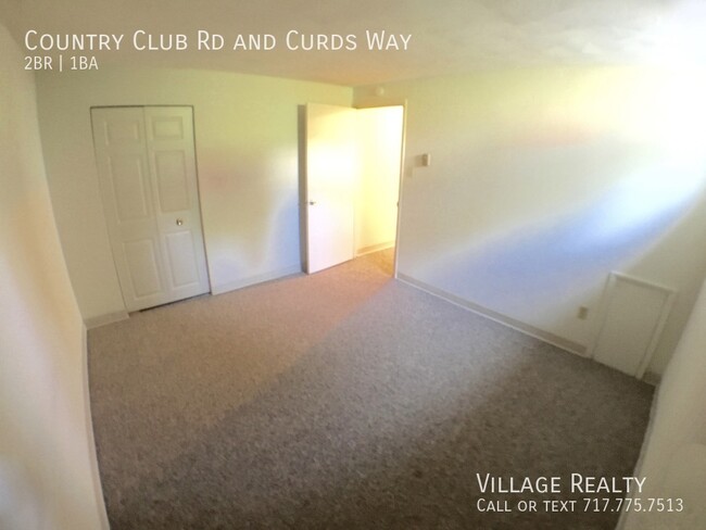 Building Photo - Huge 2-Bed apartment with washer/dryer hoo...