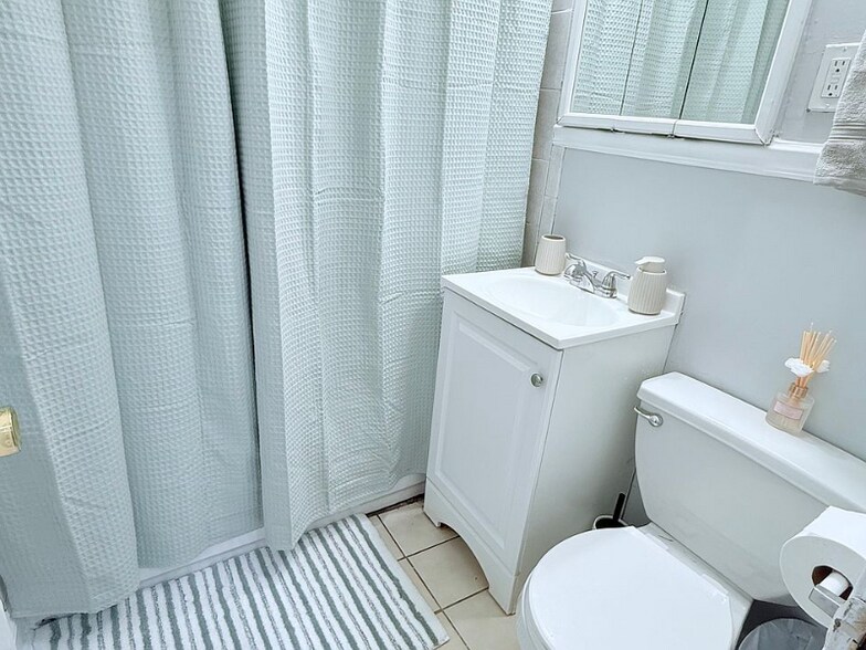 Building Photo - 2715 Marwood St