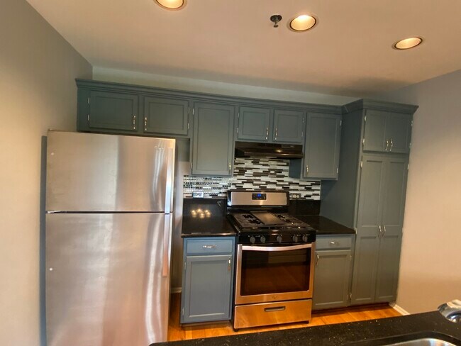 Building Photo - 5S510 Scots Dr